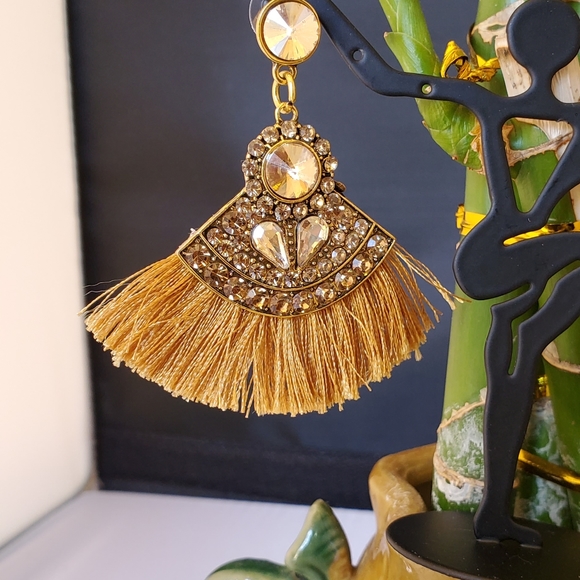 Fancy Earring - Picture 2 of 3